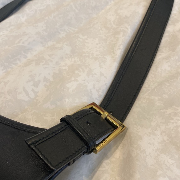 Gucci black leather bag. Excellent condition (very minor scratches, shown in pic - Picture 3 of 7